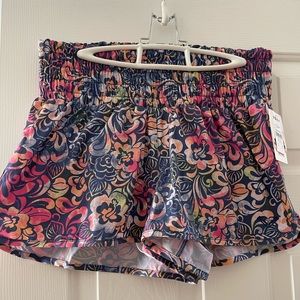 Roxy Activewear Shorts. NEW WITH TAGS. Size XL.